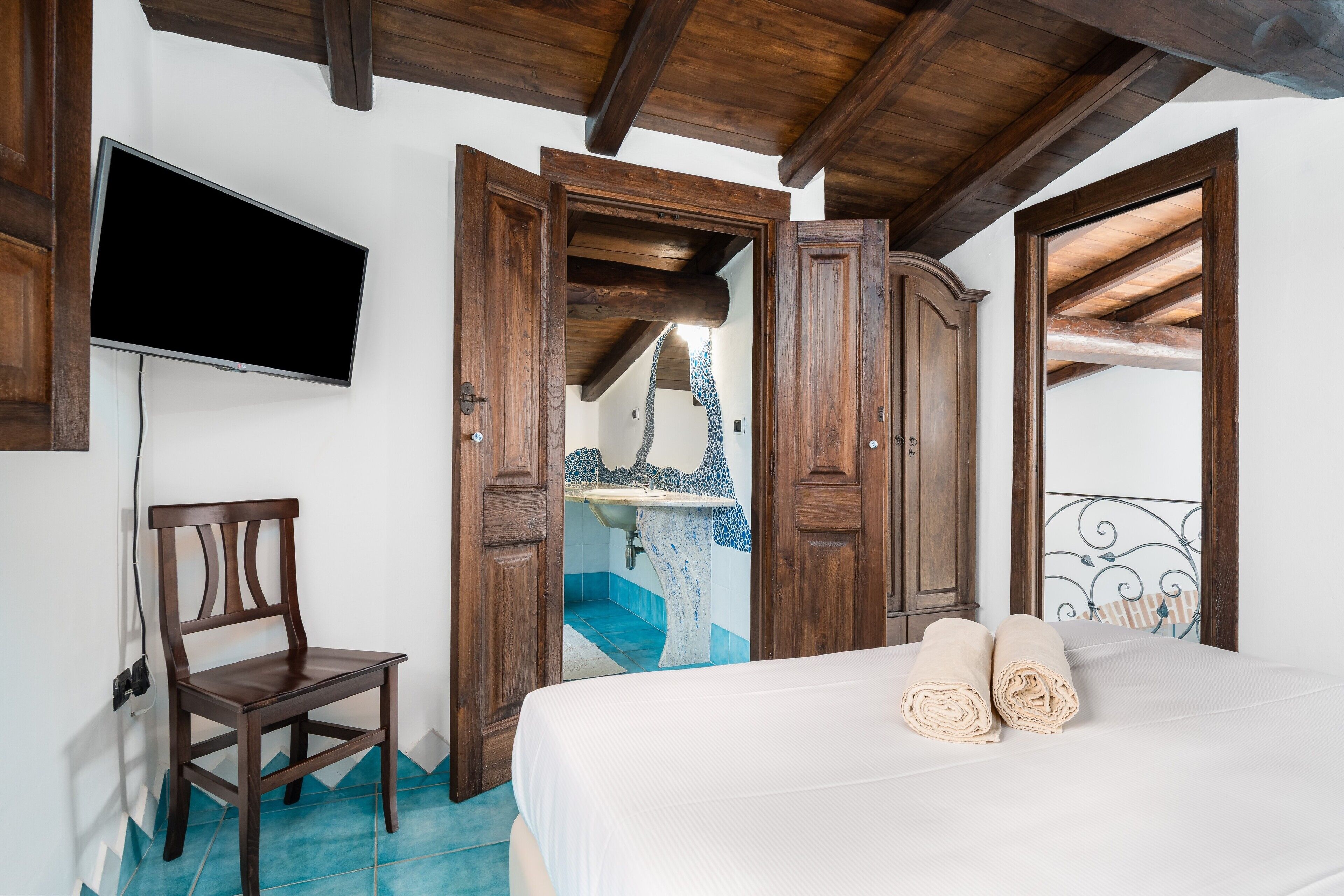 4 chambres, fer et planche à repasser, Wi-Fi gratuit, draps fournis