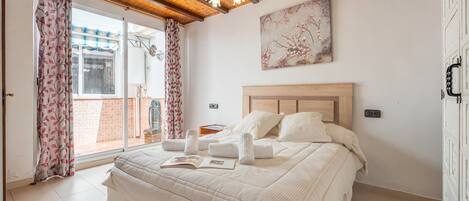 2 bedrooms, WiFi, bed sheets