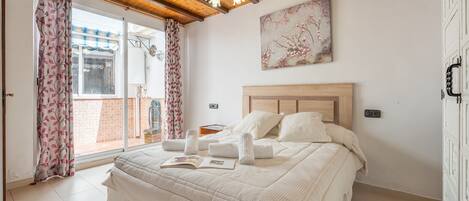 2 makuuhuonetta, Wi-Fi, vuodevaatteet