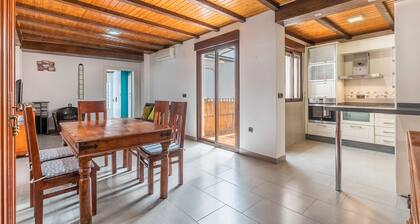 Apartment 'Planta Alta' with Private Terrace and Air Conditioning