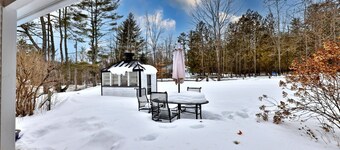 Chittenden Farmhouse: Historic 4BR/2BA, 20 Min to Killington, 7 Min to Mountaintop Resort