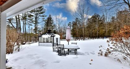 Chittenden Farmhouse: Historic 4BR/2BA, 20 Min to Killington, 7 Min to Mountaintop Resort