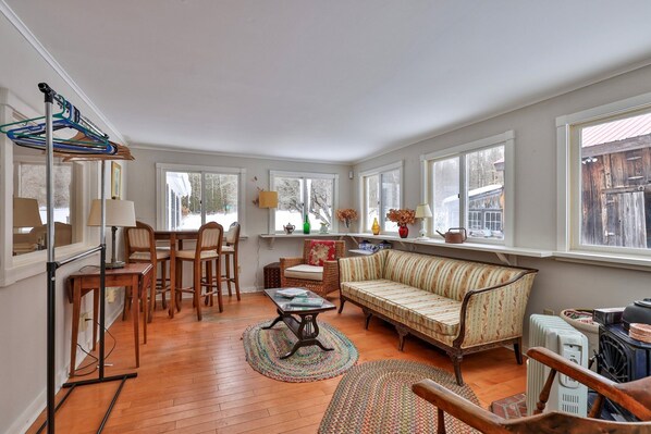 Smart TV, offices, computer monitors