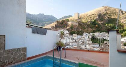 Country House 'La Casa De La Pintora' with Mountain View, Private Pool and Wi-Fi