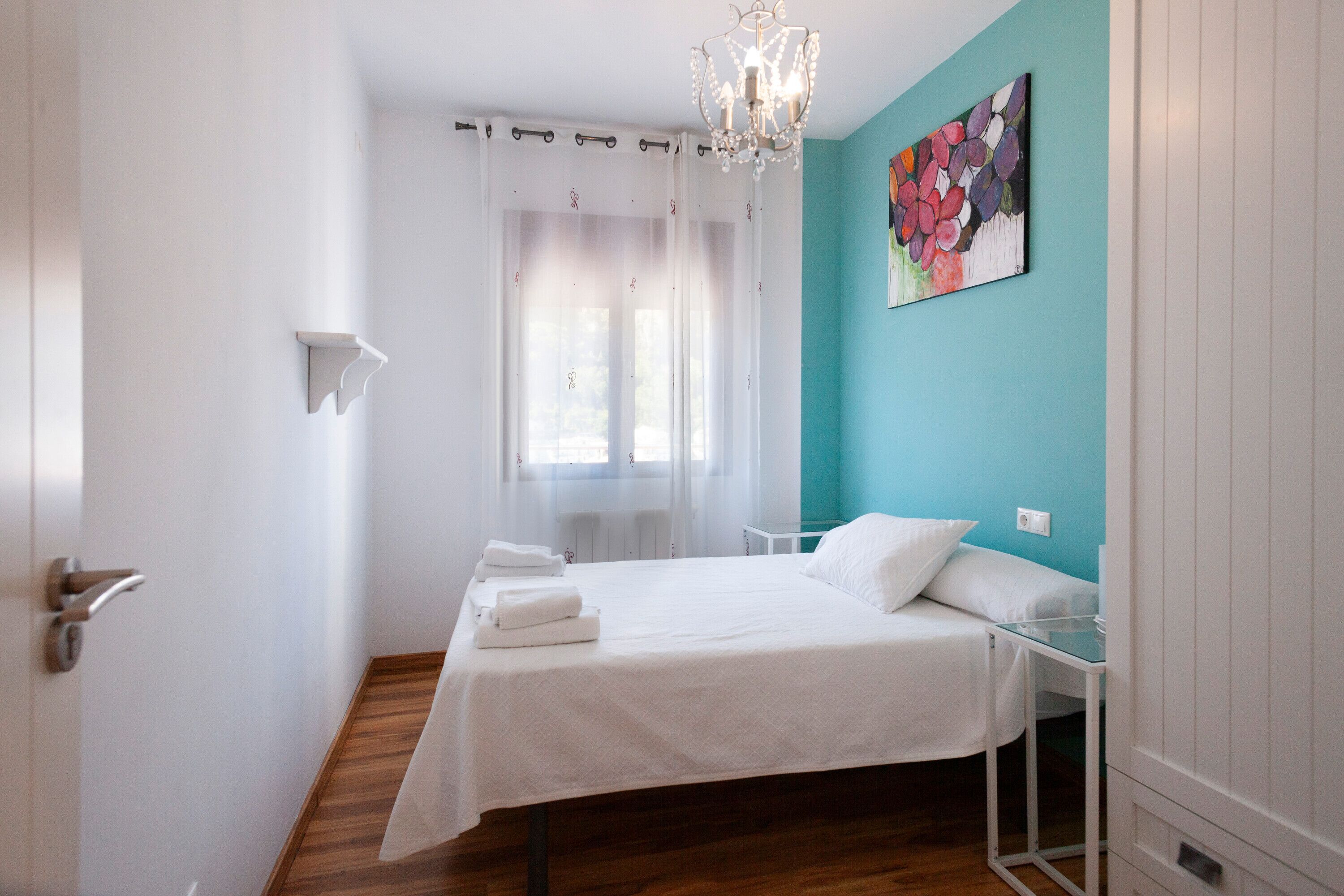 6 slaapkamers, een strijkplank/strijkijzer, gratis wifi, beddengoed