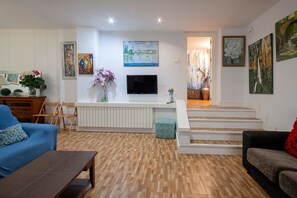 Fernseher, Kamin