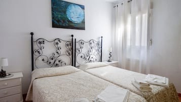 6 bedrooms, iron/ironing board, free WiFi, bed sheets