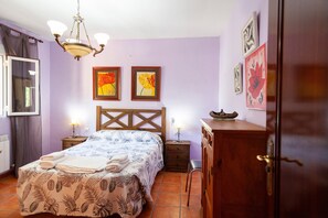 6 habitaciones, tabla de planchar con plancha y wifi gratis 