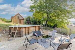 Terrace/patio - Le Séchoir – Authentic House with Private Pool in Périgord Noir, Perfect for Families or Groups (Coly-Saint-Amand)