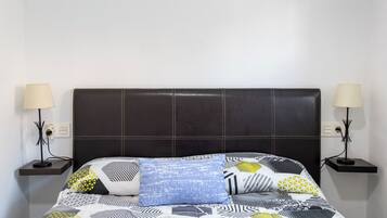 2 slaapkamers, een strijkplank/strijkijzer, gratis wifi, beddengoed