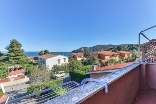 Appartement 'Appartamento A Cavo Sul Mare' avec vue sur la mer, Wi-Fi et climatisation