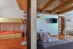 2 bedrooms, free WiFi, bed sheets