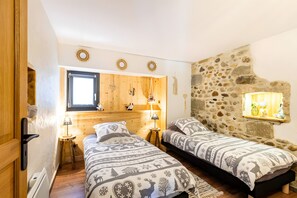 2 chambres, Wi-Fi gratuit, draps fournis