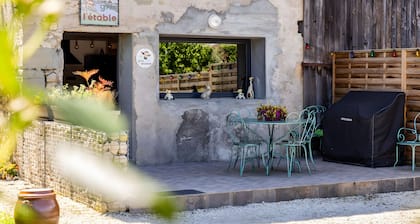 Petite maison "L'étable" avec terrasse privée, jardin partagé et Wi-Fi