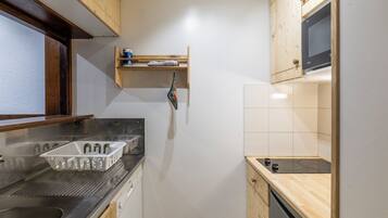 Kühlschrank, Ofen, Herdplatte, Geschirrspüler