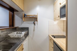 Kühlschrank, Ofen, Herdplatte, Geschirrspüler