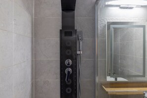 Shower, towels