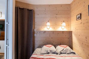 1 habitación, wifi y ropa de cama