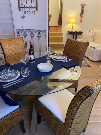 Dining. 'Casinha Amarela' with Wi-Fi