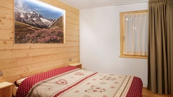 2 camere, una scrivania, Wi-Fi gratuito, lenzuola