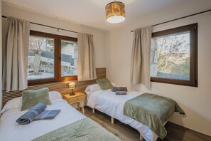 10 quartos, Wi-Fi de cortesia, roupa de cama