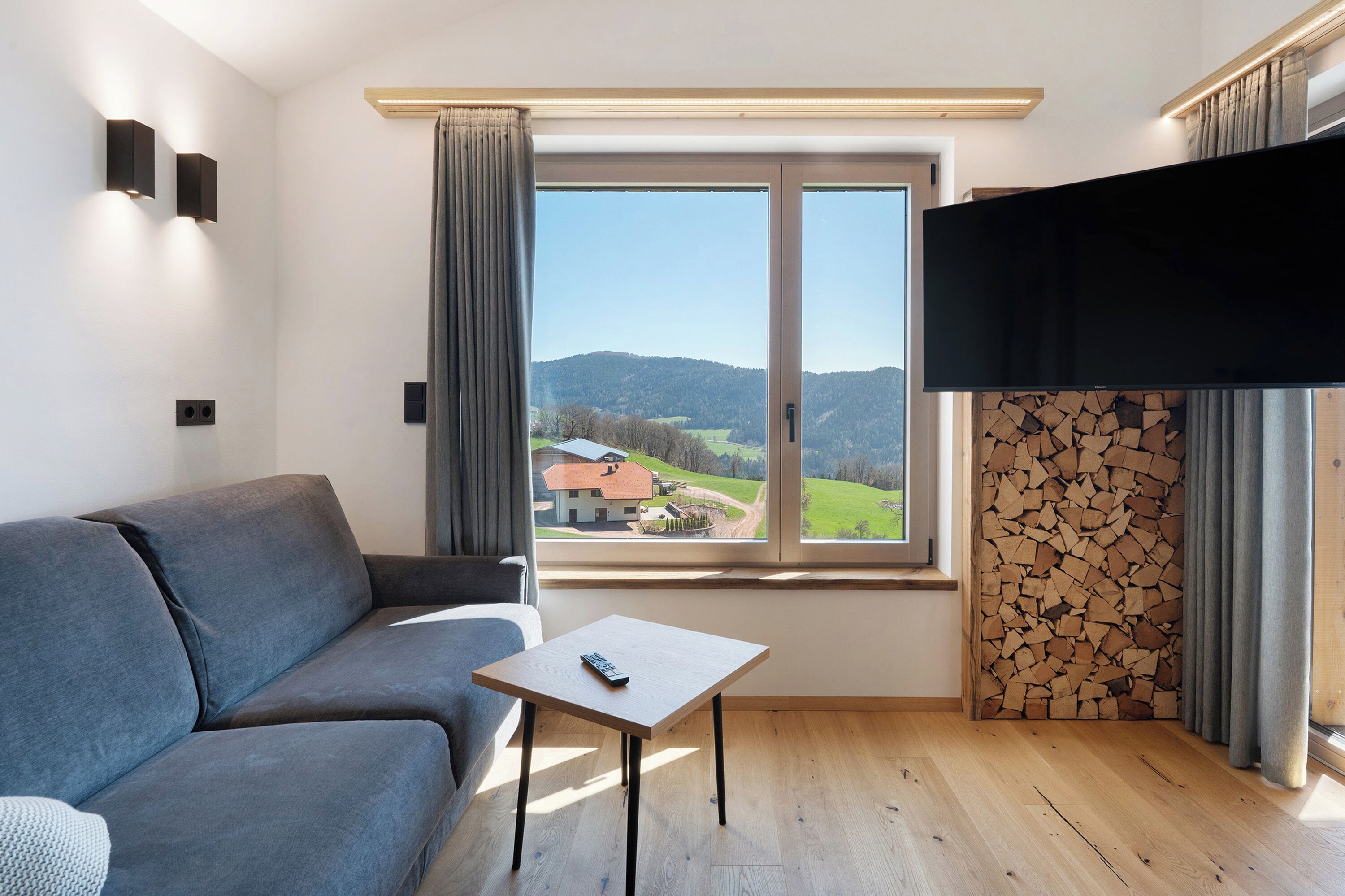 Fernseher, Tischtennisplatte