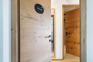 Interior - Apartment 'Moarhof Minze' with Mountain View, Shared Garden and Wi-Fi (Mölten/Schlaneid)