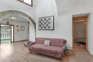 TV, fireplace - Holiday Home 'La Umbría' with Mountain Views, Private Terrace and Wi-Fi (Artenara)