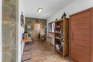 Interior - Holiday Home 'La Umbría' with Mountain Views, Private Terrace and Wi-Fi (Artenara)