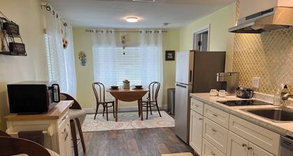 Barrow Bungalow near Big House, fishing, downtown Tavares and Mt Dora