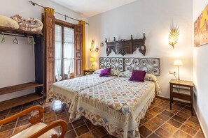 8 chambres, accĂšs au Wi-Fi (inclus), literie fournie