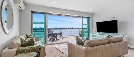 TV connectée, chaîne hi-fi