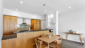 Dining - Harbour Views & Space for Four on Princes Wharf (Auckland)