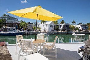 Outdoor dining - Mahi House #440 - 35' seawall (Cudjoe Key)