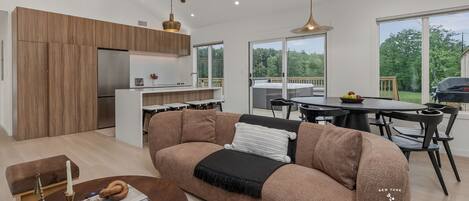 Smart TV y chimenea