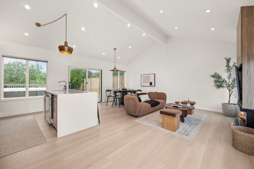 Family Friendly 3BR - Playground - Tennis Court