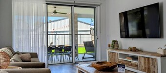 Modern comfort & luxury close to the beach