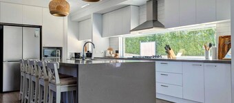 Modern comfort & luxury close to the beach