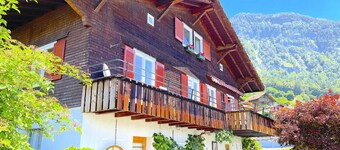SwissHut Stunning Views Alps & Lake - Chalet Christina