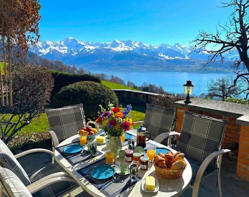 Concierge, Lake Thun/Alps Scenic Views by SwissHut