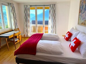 3 Schlafzimmer, Schreibtisch, Reisekinderbett, WLAN