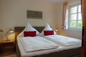 1 slaapkamer, een strijkplank/strijkijzer, wifi, beddengoed