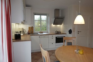 Fridge, oven, stovetop, dishwasher - Cozy vacation apartment for two - relaxation and comfort in a stylish (Wyk auf Föhr)