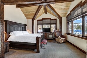 4 عدّة غرف نوم ومكواة/لوح كي وواي فاي مجانًا وملاءات أسرّة