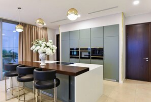 Villa, 6 Bedrooms, Private Pool, Beach View | Private kitchen