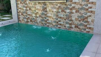 Private pool