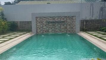 Piscine extérieure (ouverte en saison)