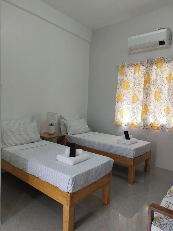 Twin Room, Non Smoking, Private Bathroom