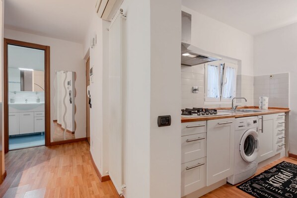 Fridge, oven, stovetop, toaster