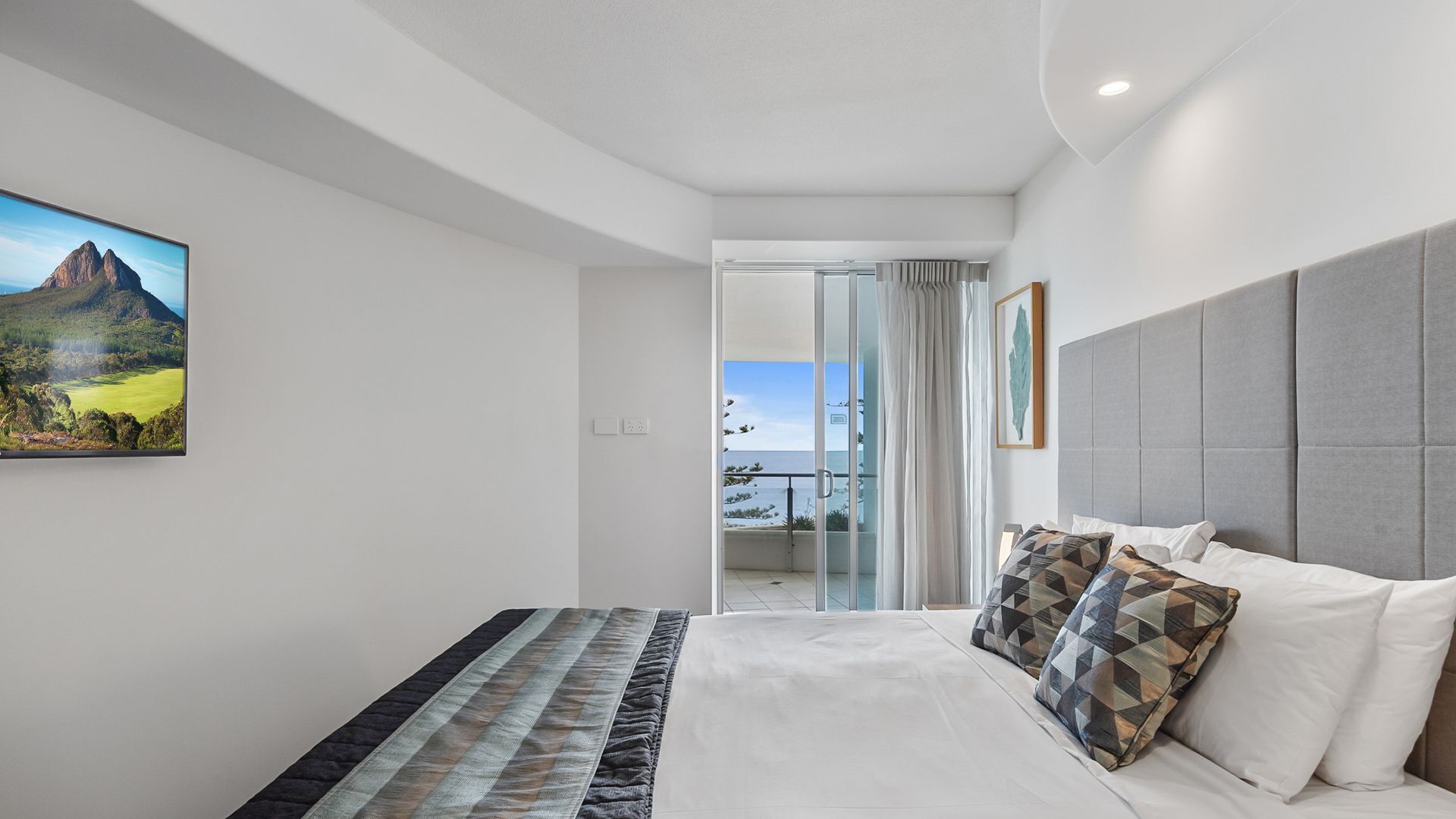 2 bedrooms, iron/ironing board, Internet, bed sheets